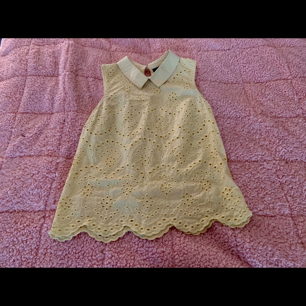 5/$25 - 
Pastel collar top